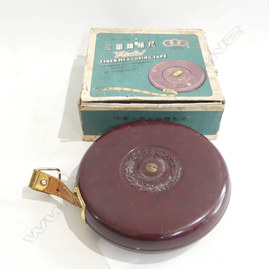 VINTAGE TRICLE LINEN MEASURING TAPE WITH COPPER / 20 METRES /66FT IN ORIGINAL BOX Image 1++