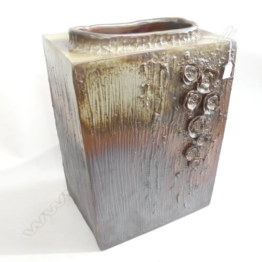 VERY LGE NZ STUDIO POTTERY SLAB BUILT VASE Image 1++