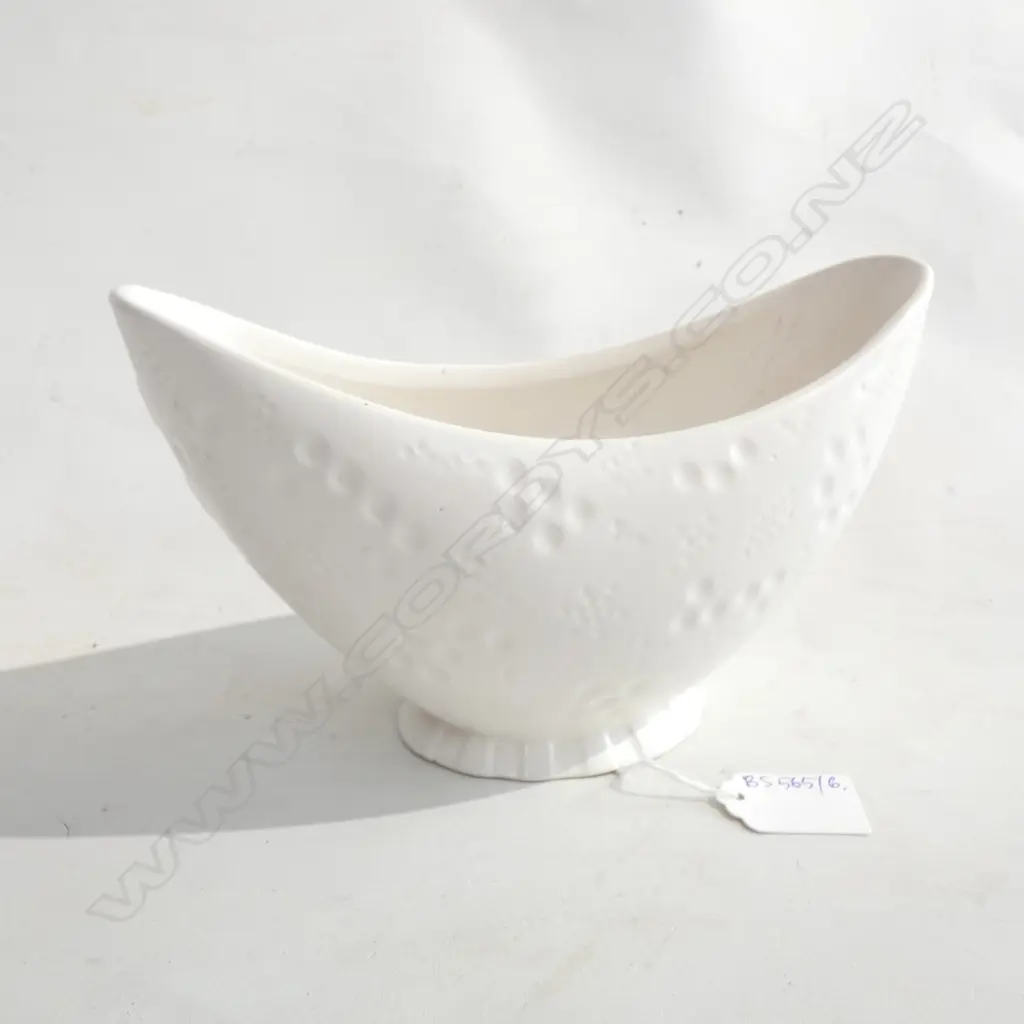 CROWN LYNN WHITEWARE VASE #663 W.215mm Image 1++