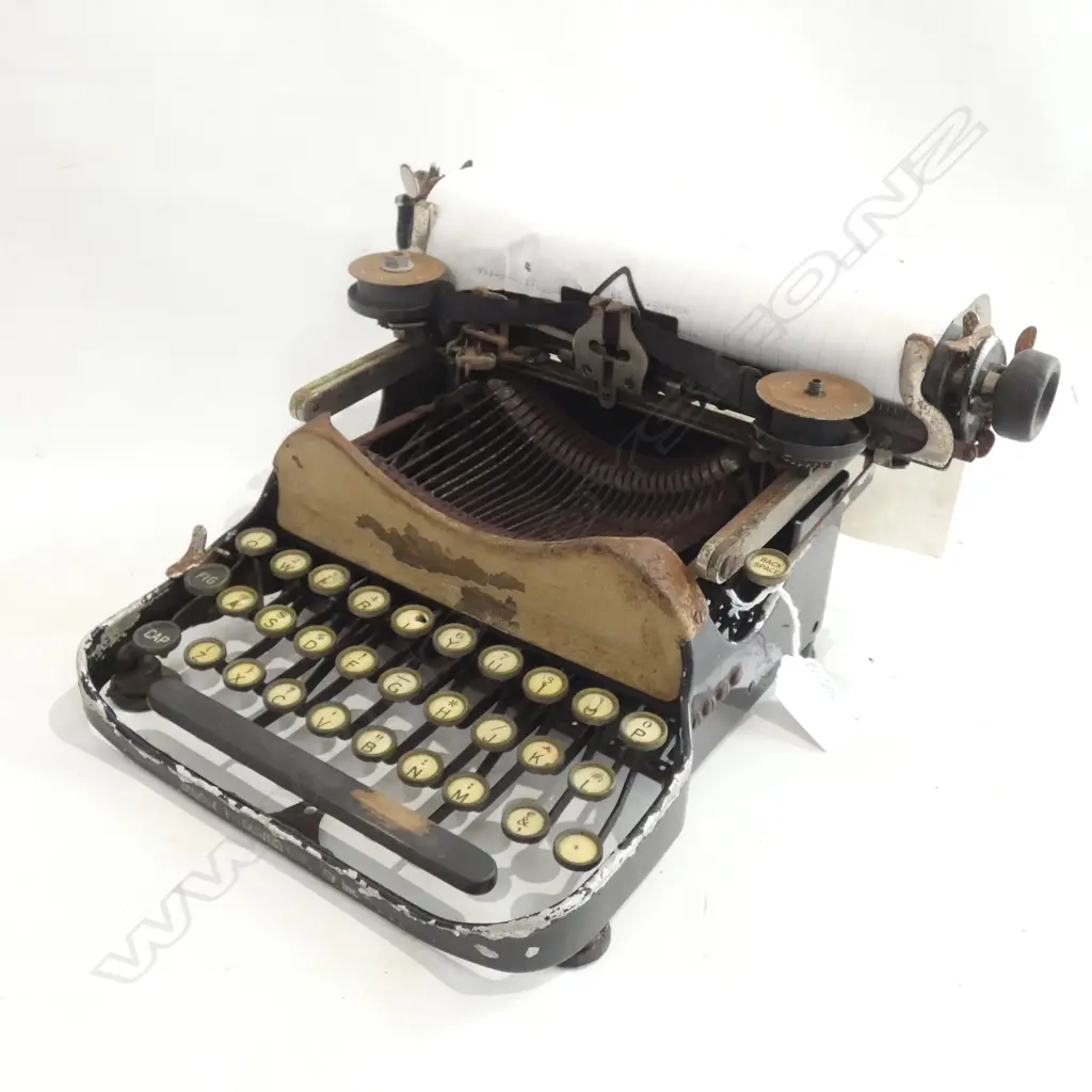 OLD CORONA TYPEWRITER COMPANY TYPEWRITER L 270MM Image 1++
