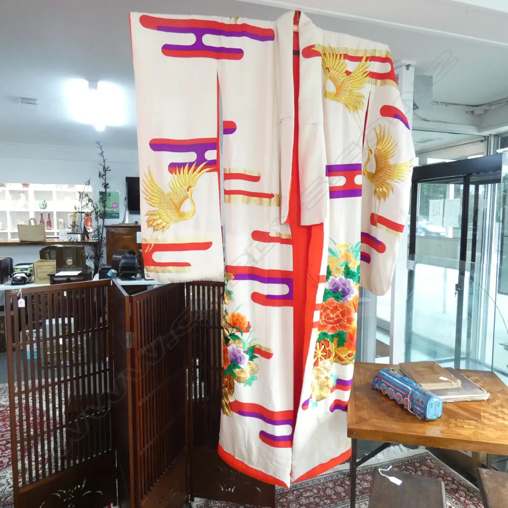 EMBROIDERED WEDDING KIMONO  Image 1++