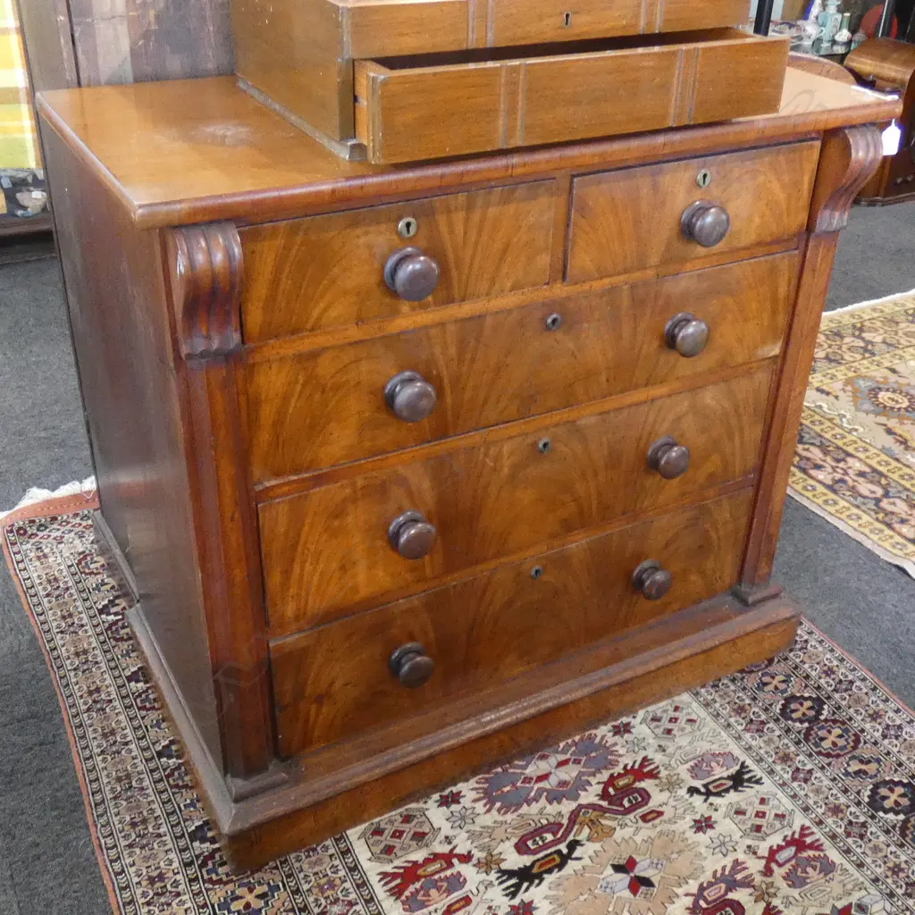 WILLIAM IV / EARLY VICTORIAN SMALL PROPORTION CHEST OF 5 DRAWERS... Image 1++