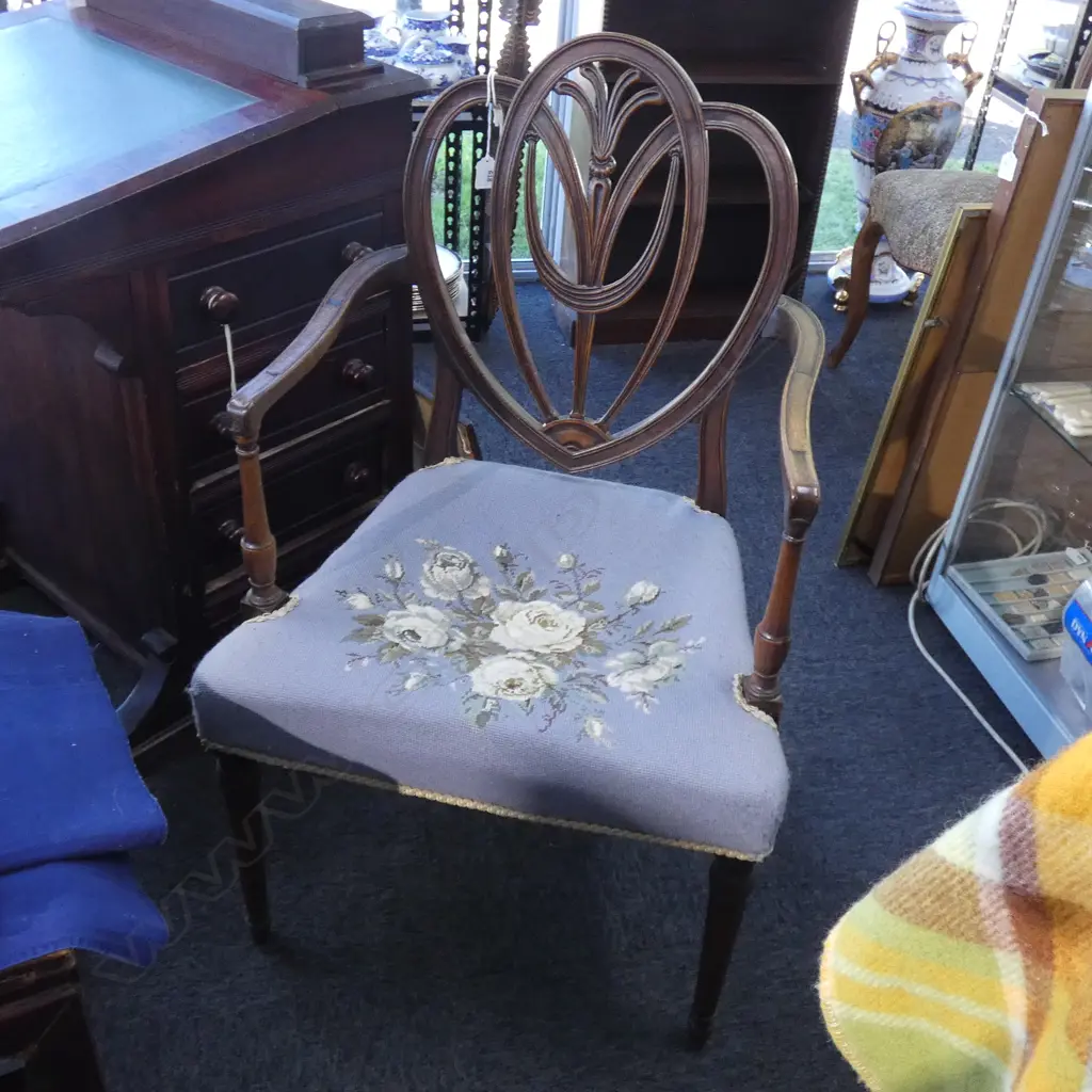 ANTIQUE HEPPLEWHITE STYLE CHAIR w. NEEDLEWORK SEAT Image 1++