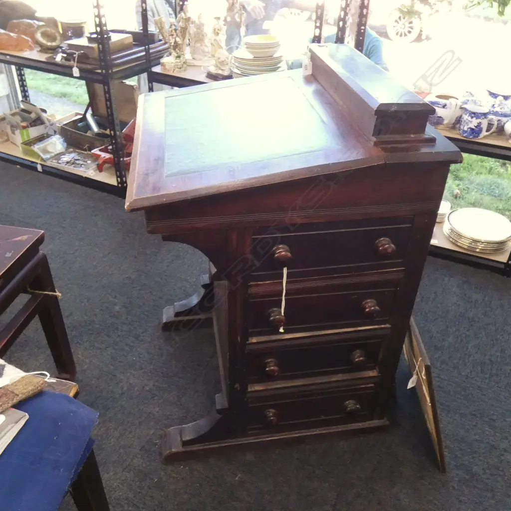 EDWARDIAN DAVENPORT Image 1++