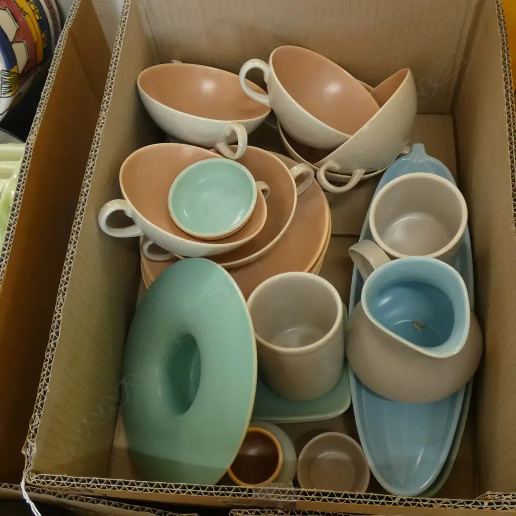 BOX LOT TWIN TONE POOLE Image 1++