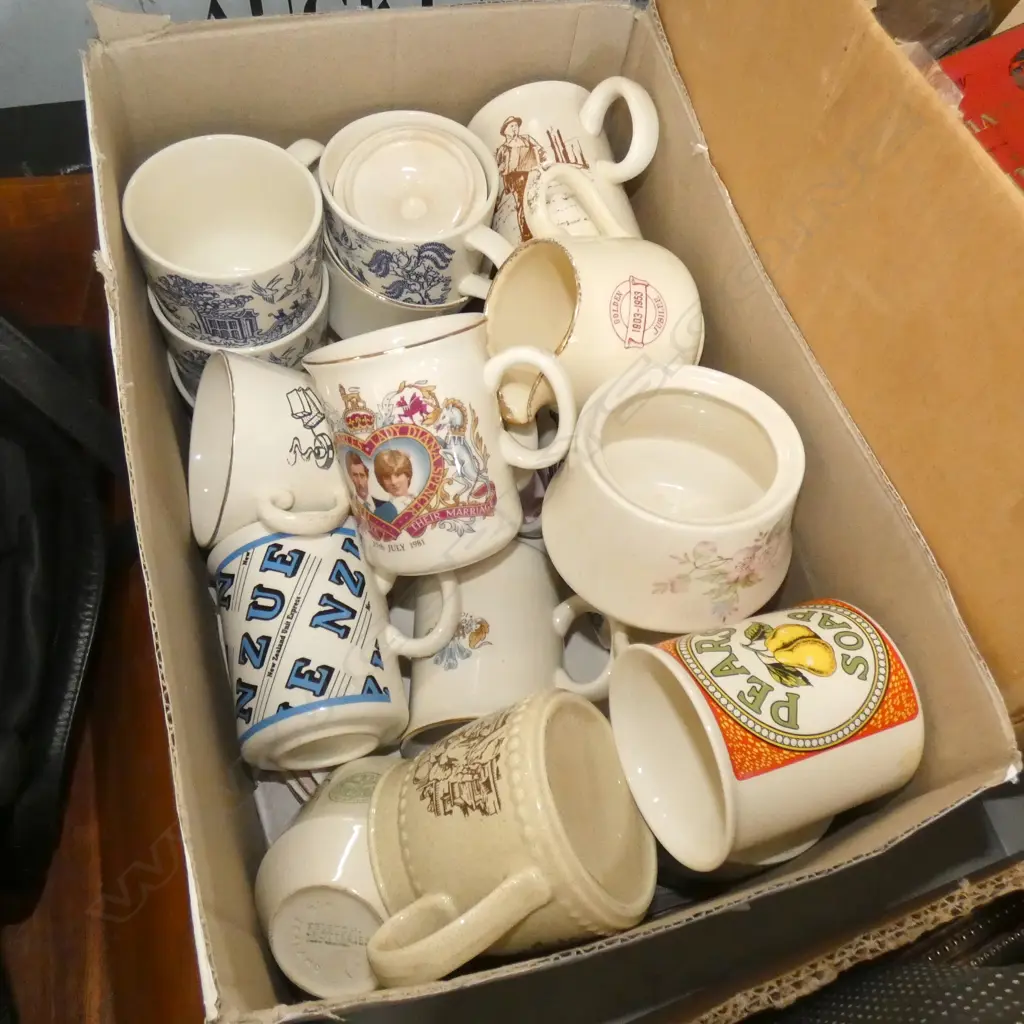 BOX LOT ASST. CROWN LYNN CUPS & SAUCERS Image 1++