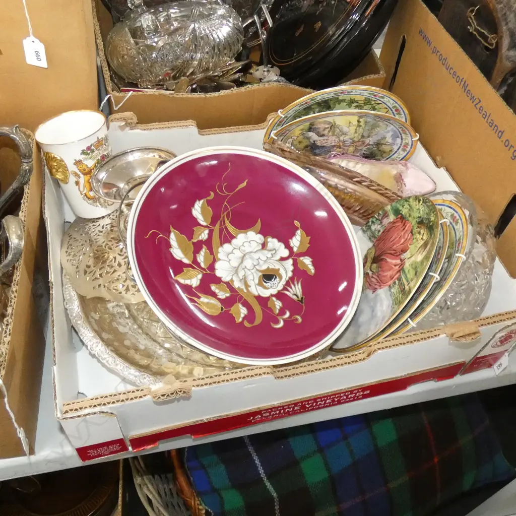 BOX LOT ASST CHINA, EP, CRYSTAL, R. DOULTON COLLECTORS PLATES ETC Image 1++