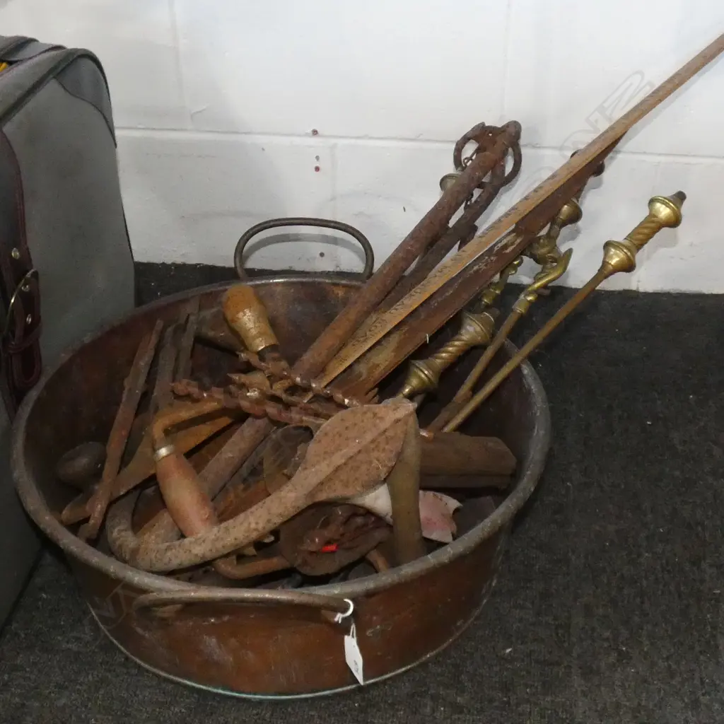 COPPER PAN WITH TOOLS ETC Image 1++