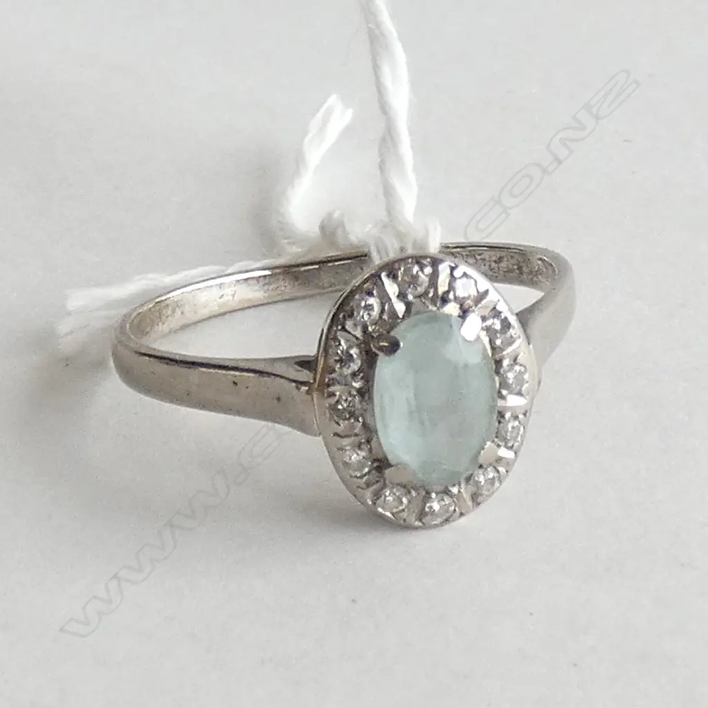 18CT WHITE GOLD AQUAMARINE & DIAMOND RING 3.1 GRAMS Image 1++