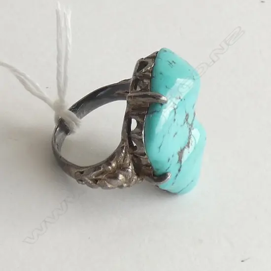 SILVER & TURQUOISE RING 7.3 GRAMS