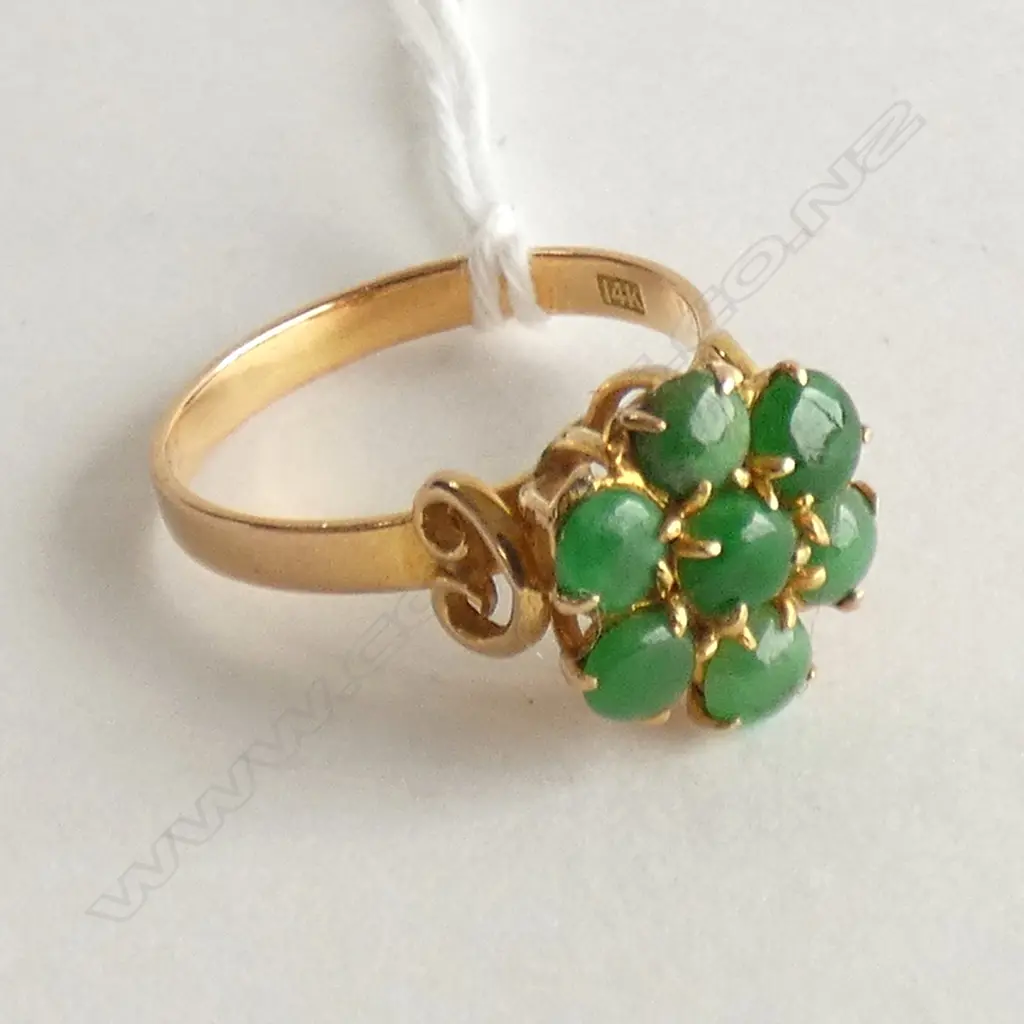 14CT GOLD & JADE RING 3.1 GRAMS Image 1++