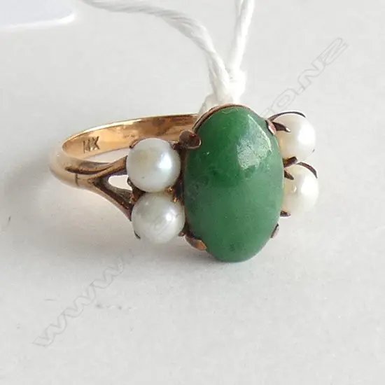 14CT GOLD, JADE & PEARL RING 3 GRAMS