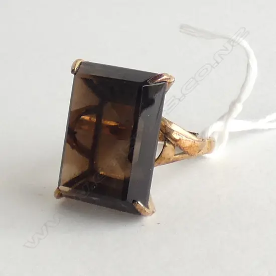 14CT SMOKEY QUARTZ COCKTAIL RING 7.6 GRAMS