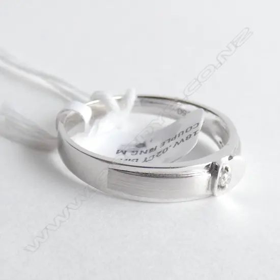9CT WHITE GOLD AND DIAMOND HEART RING