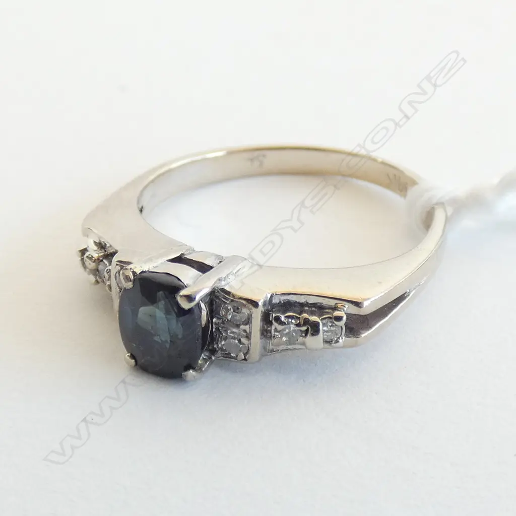 14CT WHITE GOLD DIAMOND AND SAPPHIRE RING Image 1++