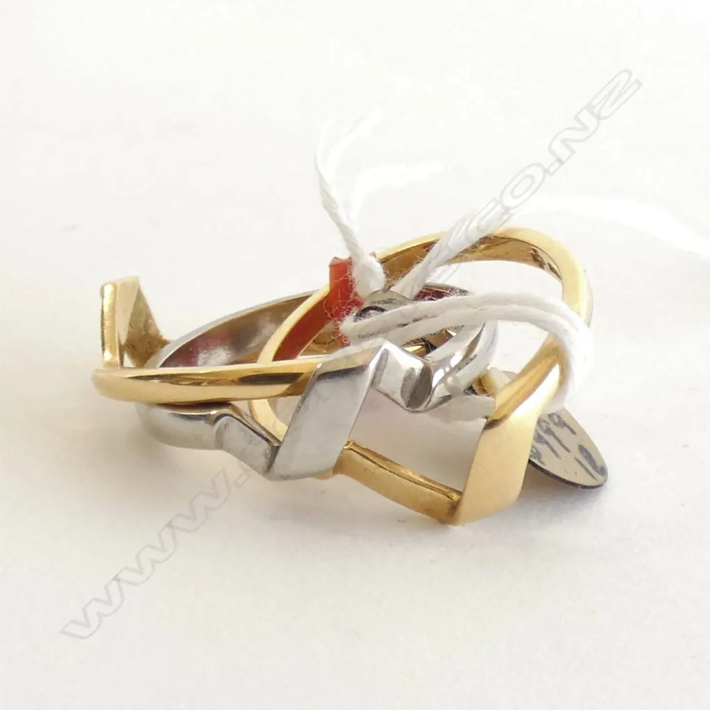 3 18CT & PLAT. INTERLOCKING RINGS 15.2gms Image 1++