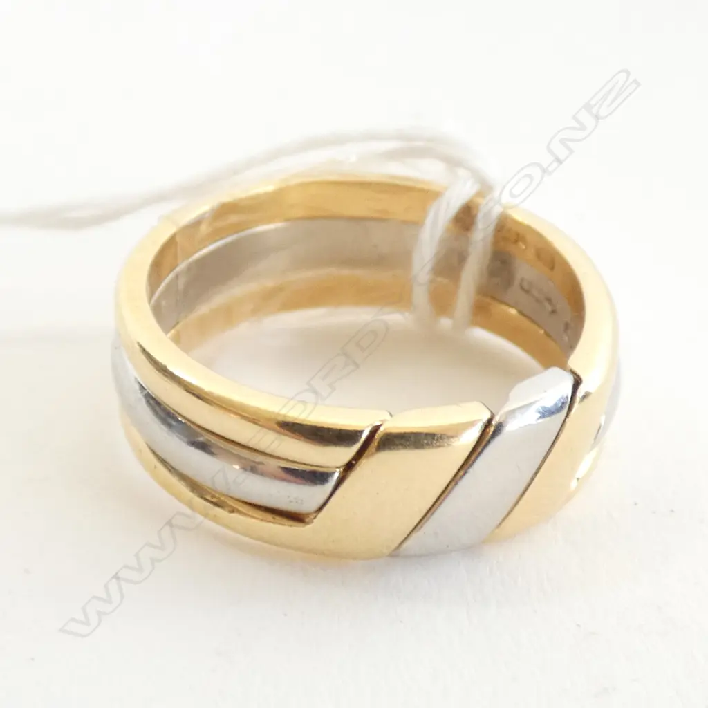 3 18CT & PLAT. INTERLOCKING RINGS 15.2gms Image 1++