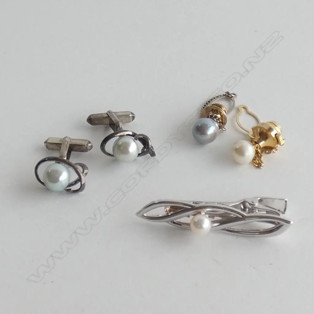 STG SILVER & NATURAL PEARL CUFFLINKS, TIE PIN & STUDS 22 GRAMS Image 1++