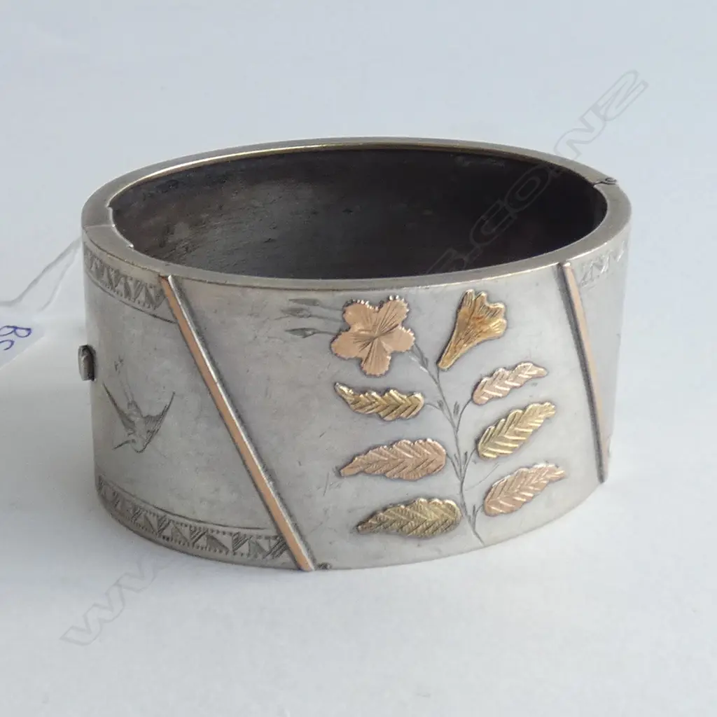 SILVER SNAP BRACELET w. GOLD DETAIL 41 GRAMS Image 1++