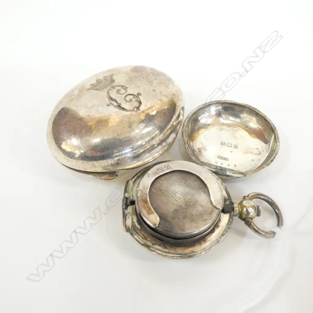 STERLING SILVER SOVEREIGN CASE (AF) AND SILVER PILL BOX Image 1++