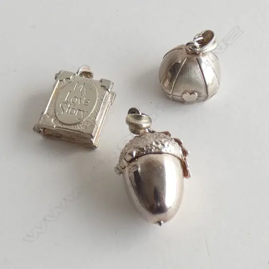 3 GARDONES STG SILVER CHARMS