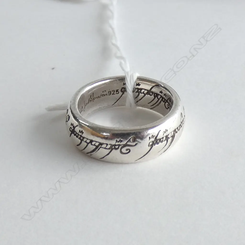 SILVER LOTR RING IN CASE 10.3 GRAMS Image 1++