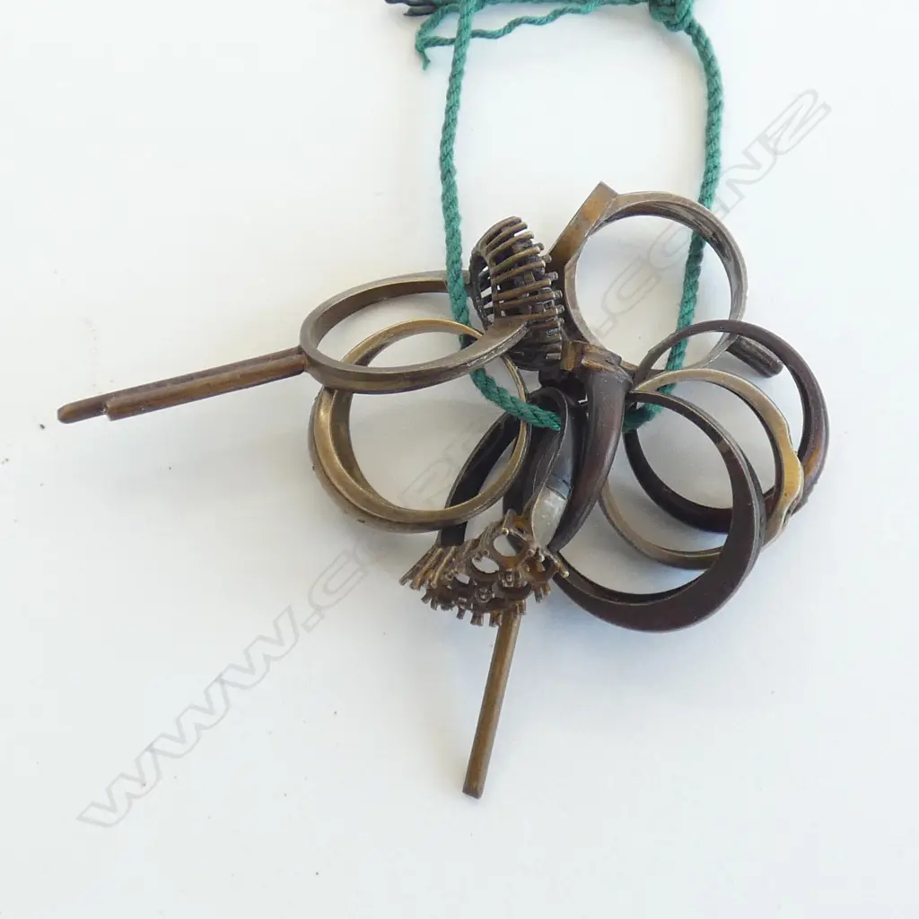 SM BAG VINTAGE METAL RING MOULDS  Image 1++