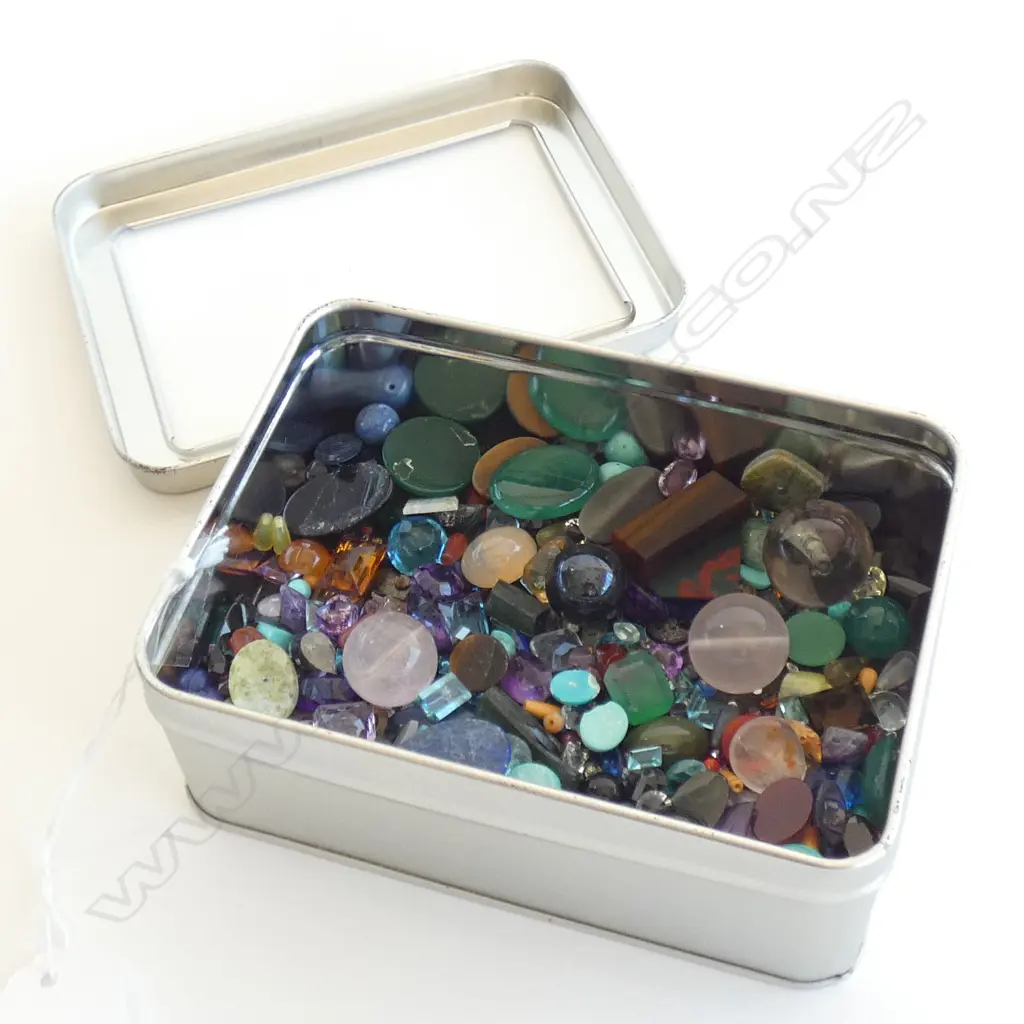 BOX ASST GEMSTONES; SOME A/F Image 1++