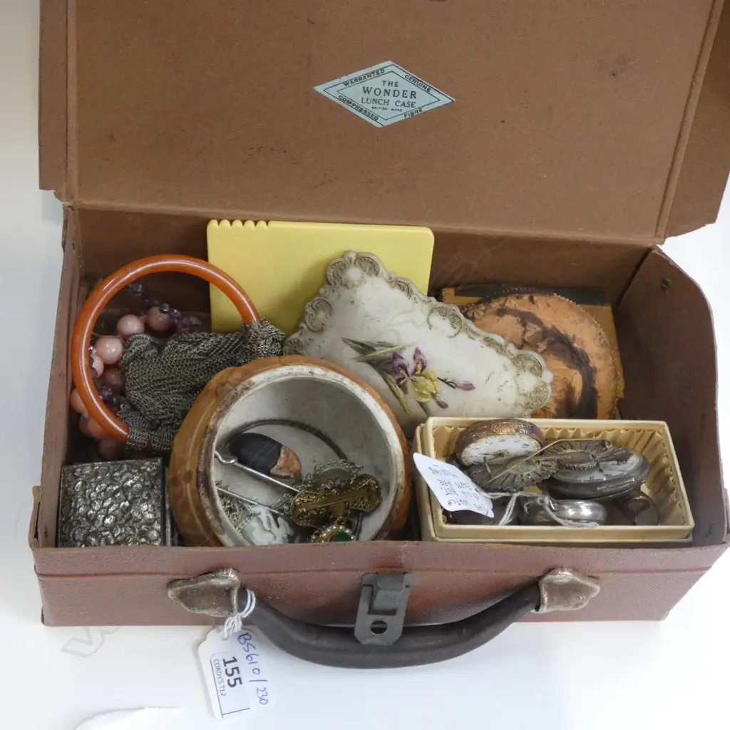 BOX ASST. COSTUME JEWELLERY Image 1++