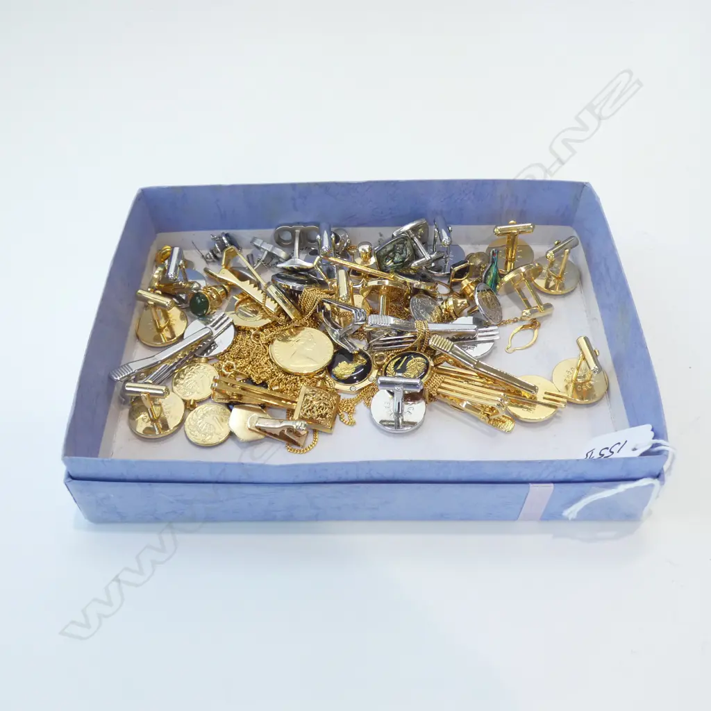 TRAY OF TIE SLIDES & CUFFLINKS Image 1++