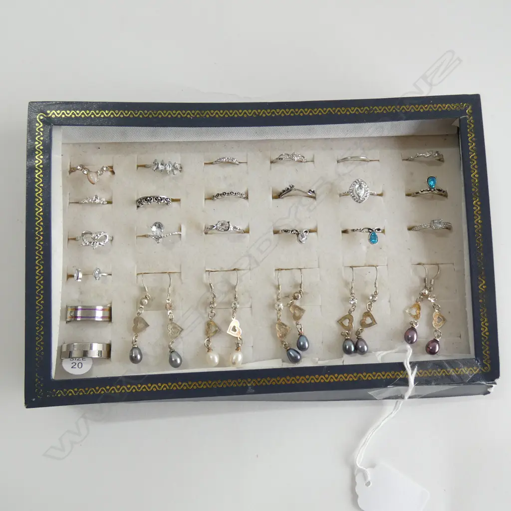 TRAY OF ASST. RINGS & EARRINGS Image 1++