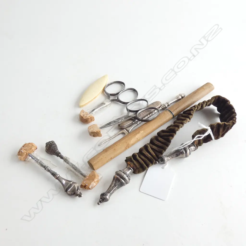 ANTIQUE SEWING ITEMS + MINI JAPANESE SWORD LETTER OPENER ETC Image 1++