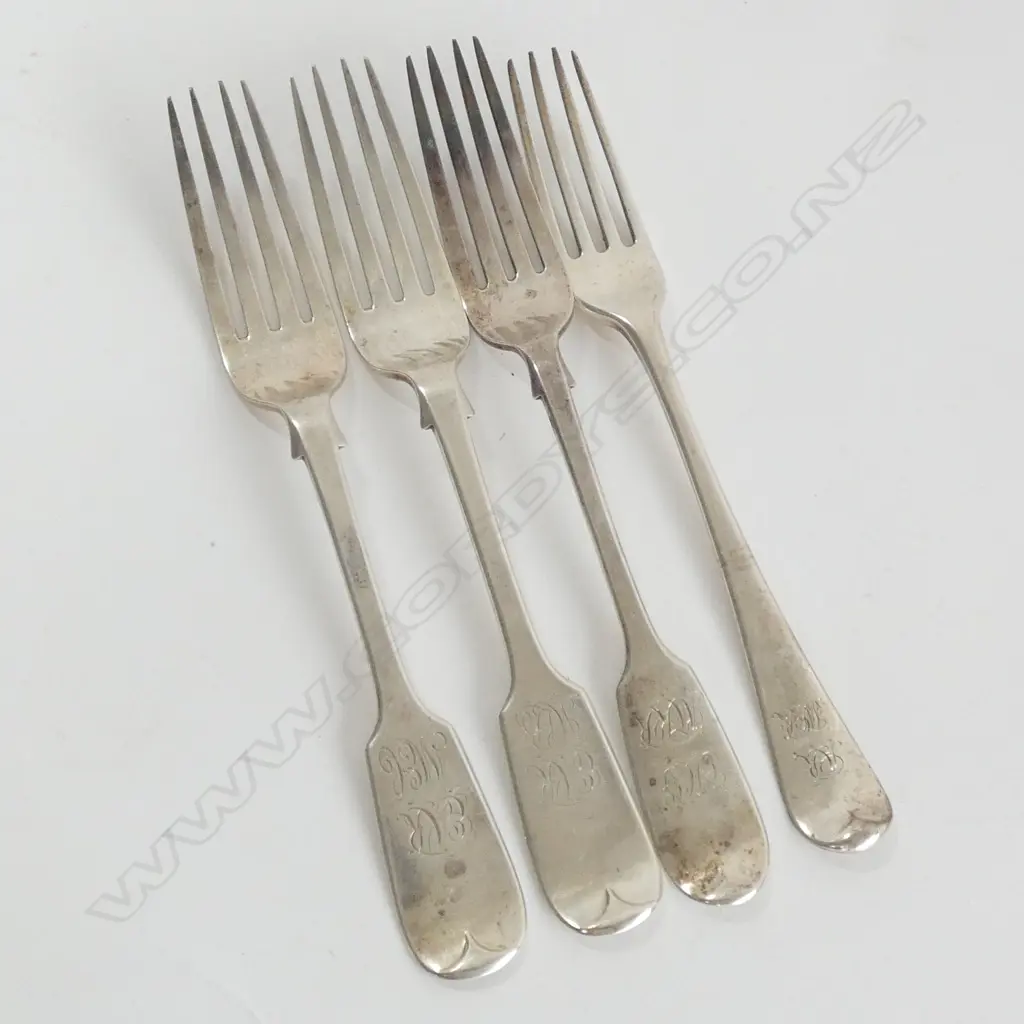 (17757) 4 STG SILVER DINNER FORKS Image 1++