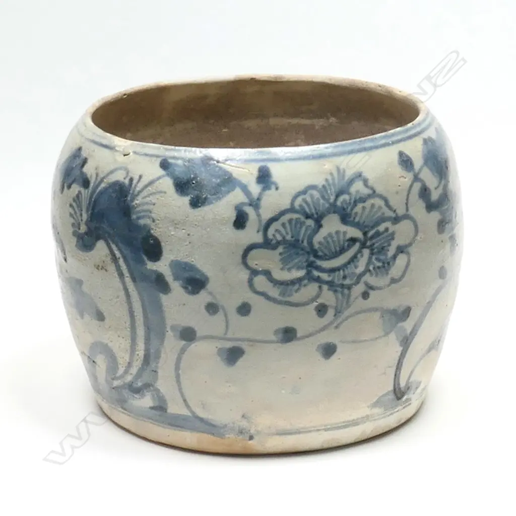 An old Chinese blue and white bowl Image 1++