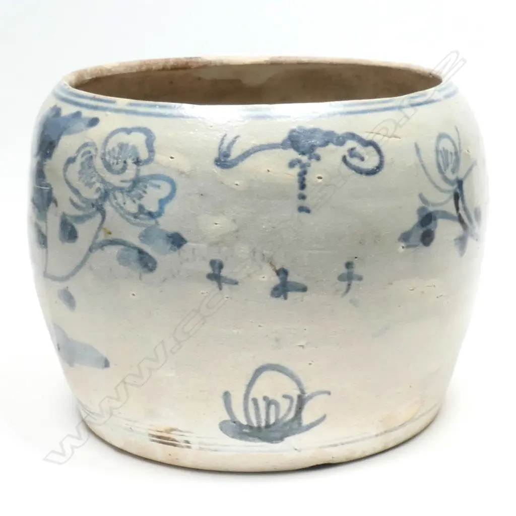 An old Chinese blue and white bowl Image 1++