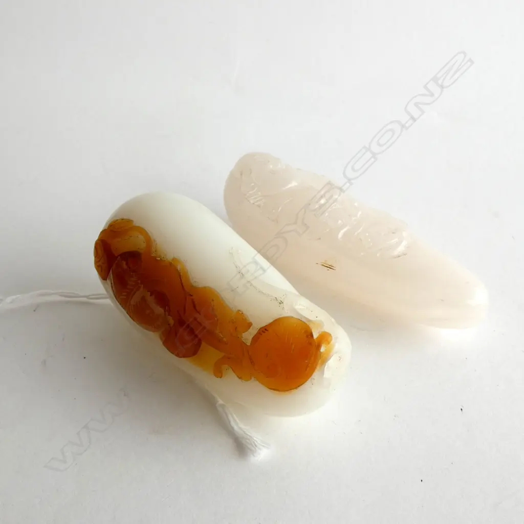 2 CHINESE WHITE STONE HANDLING PIECES L.95mm Image 1++