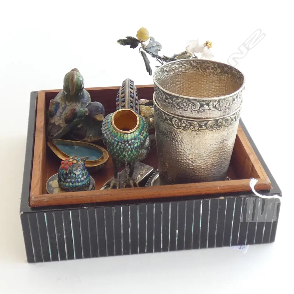 TRAY ASST. CLOISONNE + 2 STG SILVER LIGHTER & SNUFF BOTTLE Image 1++
