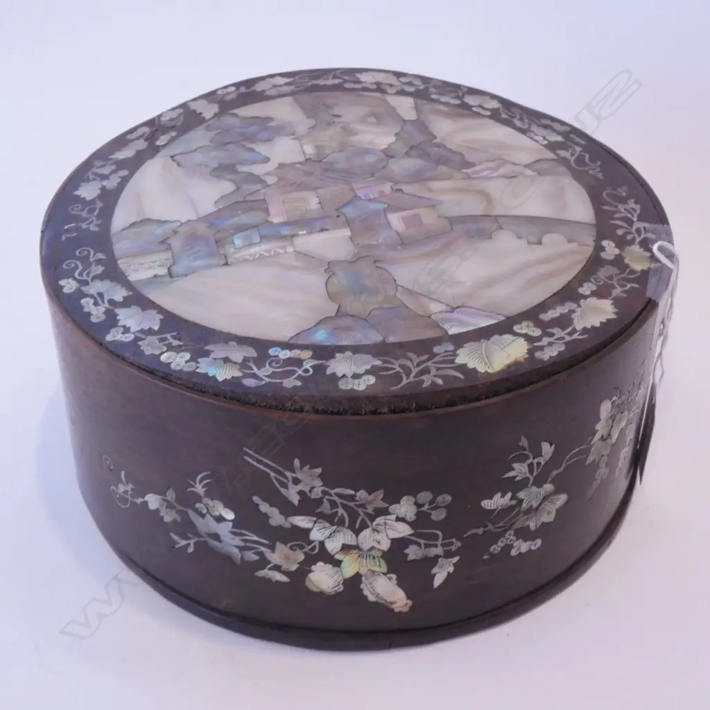 MOP INLAY BOX 210mm dia Image 1++