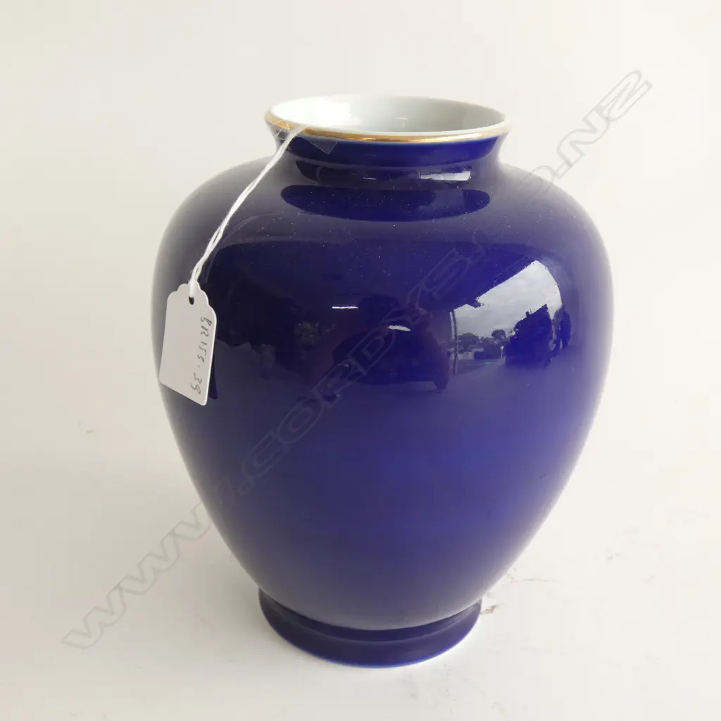 JAPANESE FUKAGAWA PORCELAIN BLUE VASE, H.200mm Image 1++