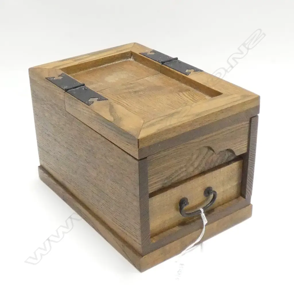 WOODEN ORIENTAL JEWELLERY BOX L.250mm Image 1++