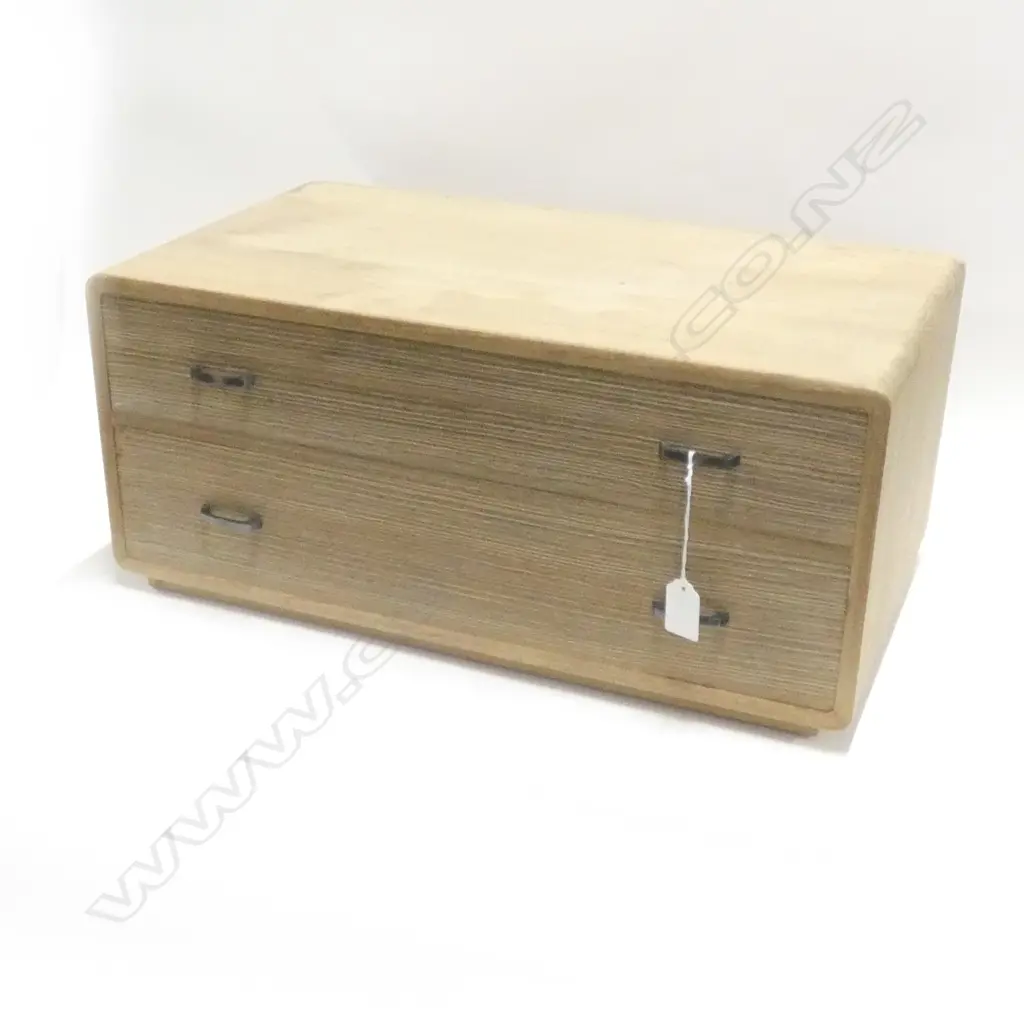 OLD JAPANESE SMALL COLLECTOR'S CHEST LONG & LOW Image 1++