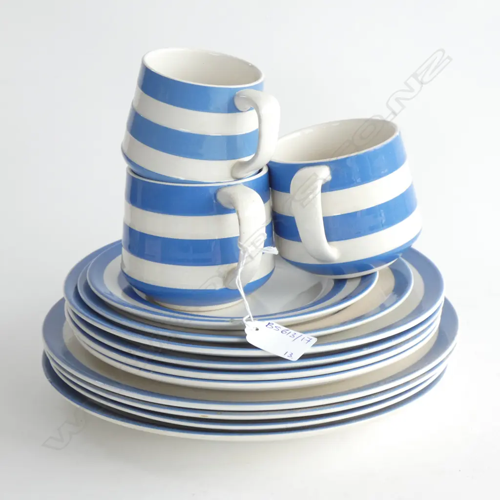 CORNISHWARE; 10 PLATES & 3 MUGS Image 1++