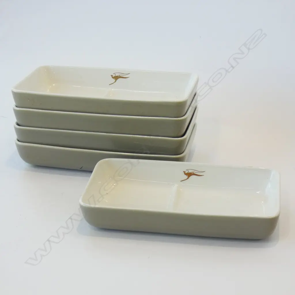 5 CROWN LYNN QANTAS PLATES W.195mm Image 1++