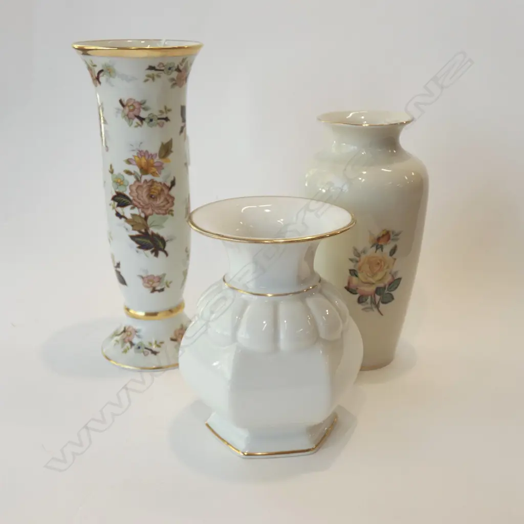 3 GERMAN PORCELAIN VASES; ROSENTHAL, KPM BAVARIA ETC. LARGEST H 280MM Image 1++