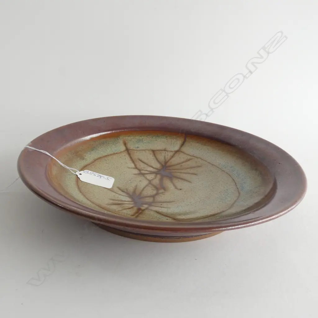 PETER STICHBURY PLATE 2 RADIATING DESIGNS. Dia.260mm Image 1++
