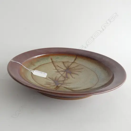 PETER STICHBURY PLATE 2 RADIATING DESIGNS. Dia.260mm