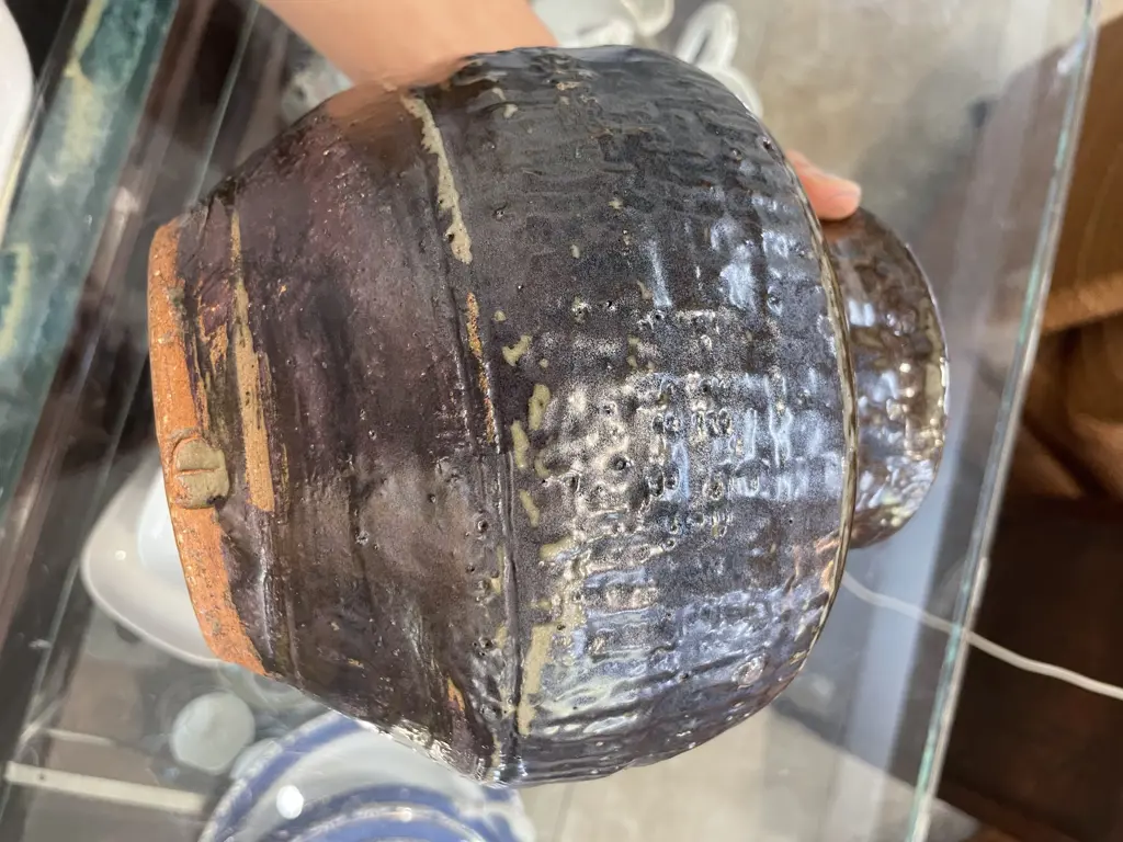 (17787)EARLY LEN CASTLE LG POTTERY VASE -  INCISED AT BASE  H 210MM Image 1++