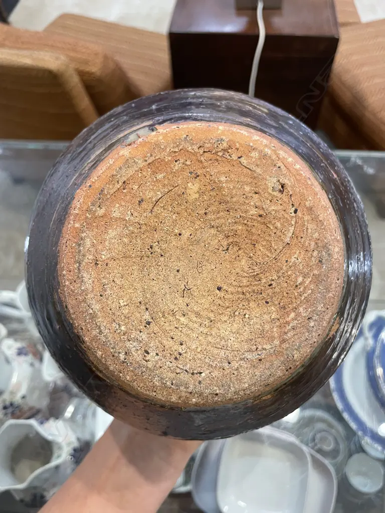 (17787)EARLY LEN CASTLE LG POTTERY VASE -  INCISED AT BASE  H 210MM Image 1++