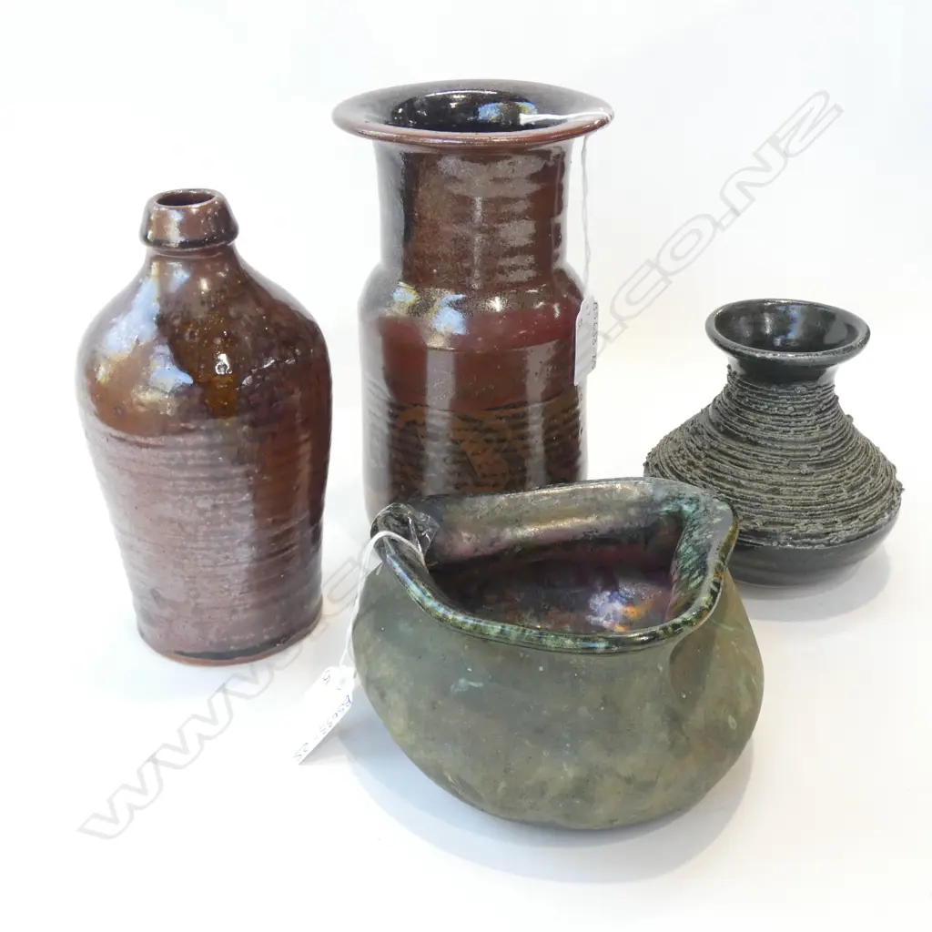 (17767) 4 ASST NZ POTTERY PCS;3 VASES & 1 DISH  (LARGEST H 195MM) Image 1++