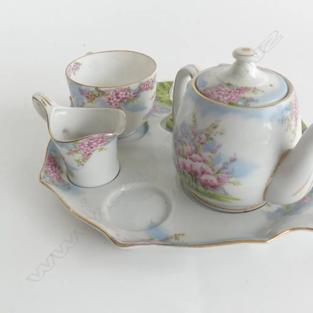 BREAKFAST SET FOR ONE; TRAY/TEAPOT/ CUP & JUG...MISSING SUGAR BOWL  Image 1++